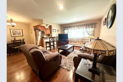 4 Rose Street #E1 Building 4, Oceanside, NY 11572 - Photo 2
