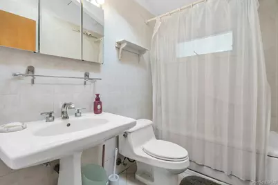 23 Redleaf Lane, Commack, NY 11725 - Photo 18