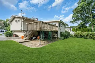 23 Redleaf Ln, Commack, NY 11725 - Photo 36