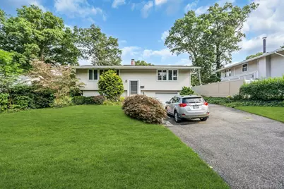 23 Redleaf Lane, Commack, NY 11725 - Photo 2