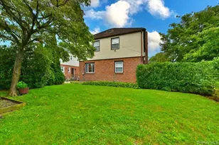 75-03 196th St, Fresh Meadows, NY 11366 - Photo 16