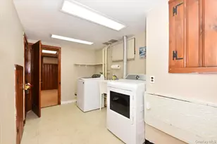 75-03 196th St, Fresh Meadows, NY 11366 - Photo 14