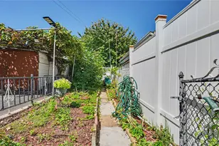 2977 Harding Ave, Bronx, NY 10465 - Photo 4