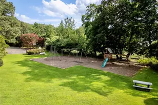 18 Walnut Ave, Setauket, NY 11733 - Photo 28