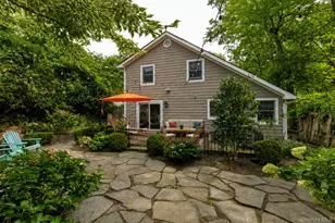 18 Walnut Ave, Setauket, NY 11733 - Photo 20
