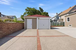 90-28 212th St, Queens Village, NY 11428 - Photo 40