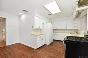 75-15 196th Pl, Fresh Meadows, NY 11366 - Photo 6