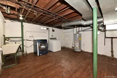 7515 196th Place, Fresh Meadows, NY 11366 - Photo 14