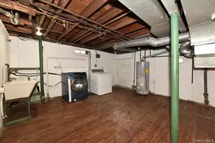 75-15 196th Pl, Fresh Meadows, NY 11366 - Photo 14