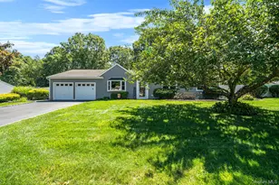 12 Sandpiper Ln, Centereach, NY 11720 - Photo 2
