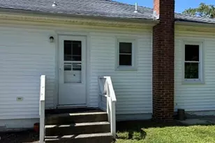 424 Sweezy Ave, Riverhead, NY 11901 - Photo 4