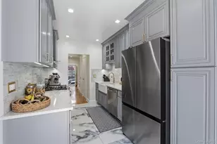 2110 Tomlinson Ave, Bronx, NY 10461 - Photo 12