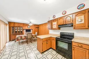 14 Roosevelt Ave, Nesconset, NY 11767 - Photo 16