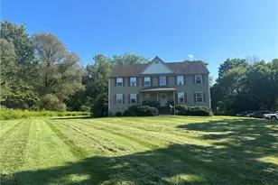2 Bel Air Dr, Wallkill, NY 12589 - Photo 2