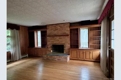 42 Sheridan Street, Huntington, NY 11743 - Photo 8
