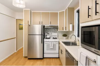 370 W Broadway #1D, Long Beach, NY 11561 - Photo 8