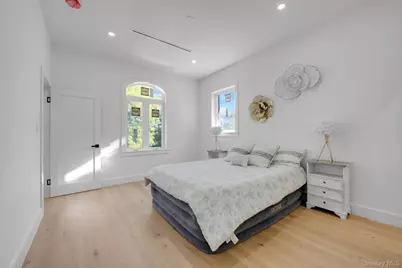 8366 Charlecote Ridge, Jamaica, NY 11432 - Photo 20