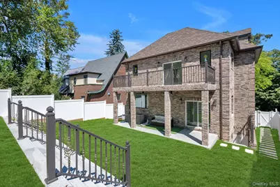 8366 Charlecote Ridge, Jamaica, NY 11432 - Photo 30