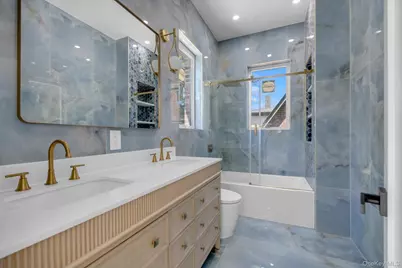 8366 Charlecote Ridge, Jamaica, NY 11432 - Photo 16