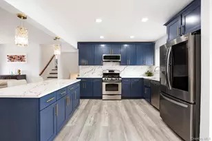 11 Verbena Ct, Hicksville, NY 11801 - Photo 4