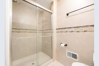 11 Verbena Court, Hicksville, NY 11801 - Photo 24