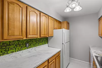 42 Pointe Circle South #0, Coram, NY 11727 - Photo 10