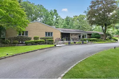10 Dorchester Drive, Muttontown, NY 11545 - Photo 2