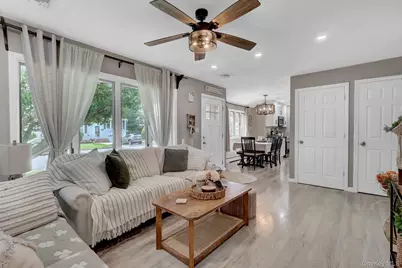 43 Manhattan Avenue, West Babylon, NY 11704 - Photo 8