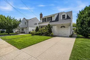 1860 Rockville Dr, Baldwin, NY 11510 - Photo 2