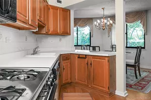 680 W Boston Post Rd, Mamaroneck, NY 10543 - Photo 16
