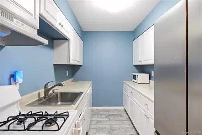 207 Lake Pointe Circle #207, Middle Island, NY 11953 - Photo 14