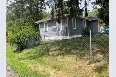 42 Bennett Street, Monticello, NY 12701 - Photo 2