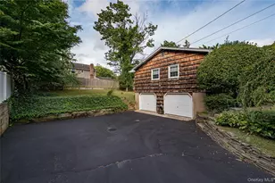 4 Huber Pl, Saint James, NY 11780 - Photo 4