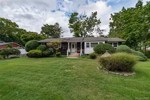 4 Huber Pl, Saint James, NY 11780 - Photo 2