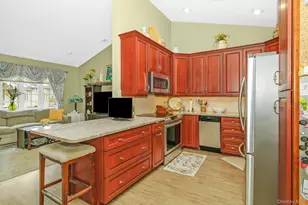 30 Sarah Ct, Amityville, NY 11701 - Photo 20