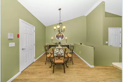30 Sarah Court, Amityville, NY 11701 - Photo 12