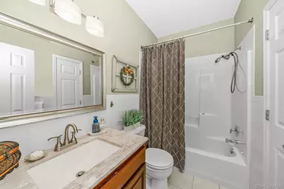 30 Sarah Court, Amityville, NY 11701 - Photo 28
