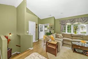 30 Sarah Ct, Amityville, NY 11701 - Photo 8