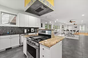 33A Newtown Rd, Hampton Bays, NY 11946 - Photo 14