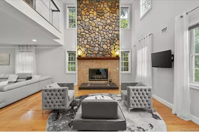 33A Newtown Road, Hampton Bays, NY 11946 - Photo 6