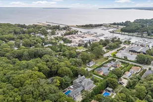 33A Newtown Rd, Hampton Bays, NY 11946 - Photo 2
