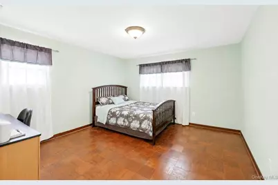 5 Cathy Lane, Great Neck, NY 11024 - Photo 20