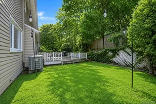 5 Cathy Ln, Great Neck, NY 11024 - Photo 28