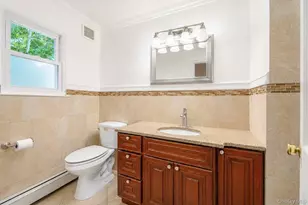 5 Cathy Ln, Great Neck, NY 11024 - Photo 18