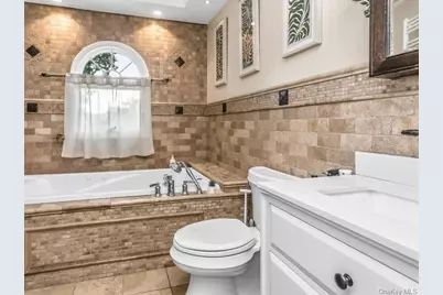 260 W 20th Street, Deer Park, NY 11729 - Photo 18