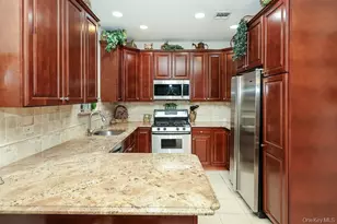 643 Verona Dr, Melville, NY 11747 - Photo 6