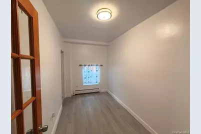 1041 E 216th Street, Bronx, NY 10469 - Photo 4