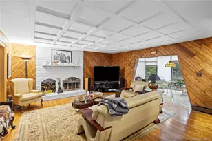 1 Jason Ct, Dix Hills, NY 11746 - Photo 6