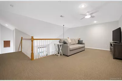 281 Spring Drive, East Meadow, NY 11554 - Photo 20