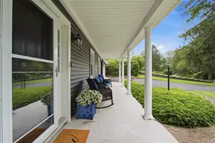 46 Truesdale Lake Dr, South Salem, NY 10590 - Photo 4